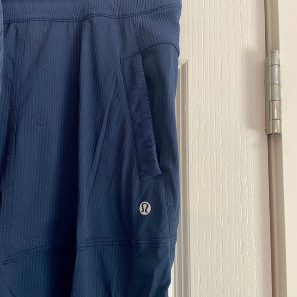 Lululemon Dance Studio Mid-Rise Pant (Unlined) 10 - well worn - Picture 4 of 8